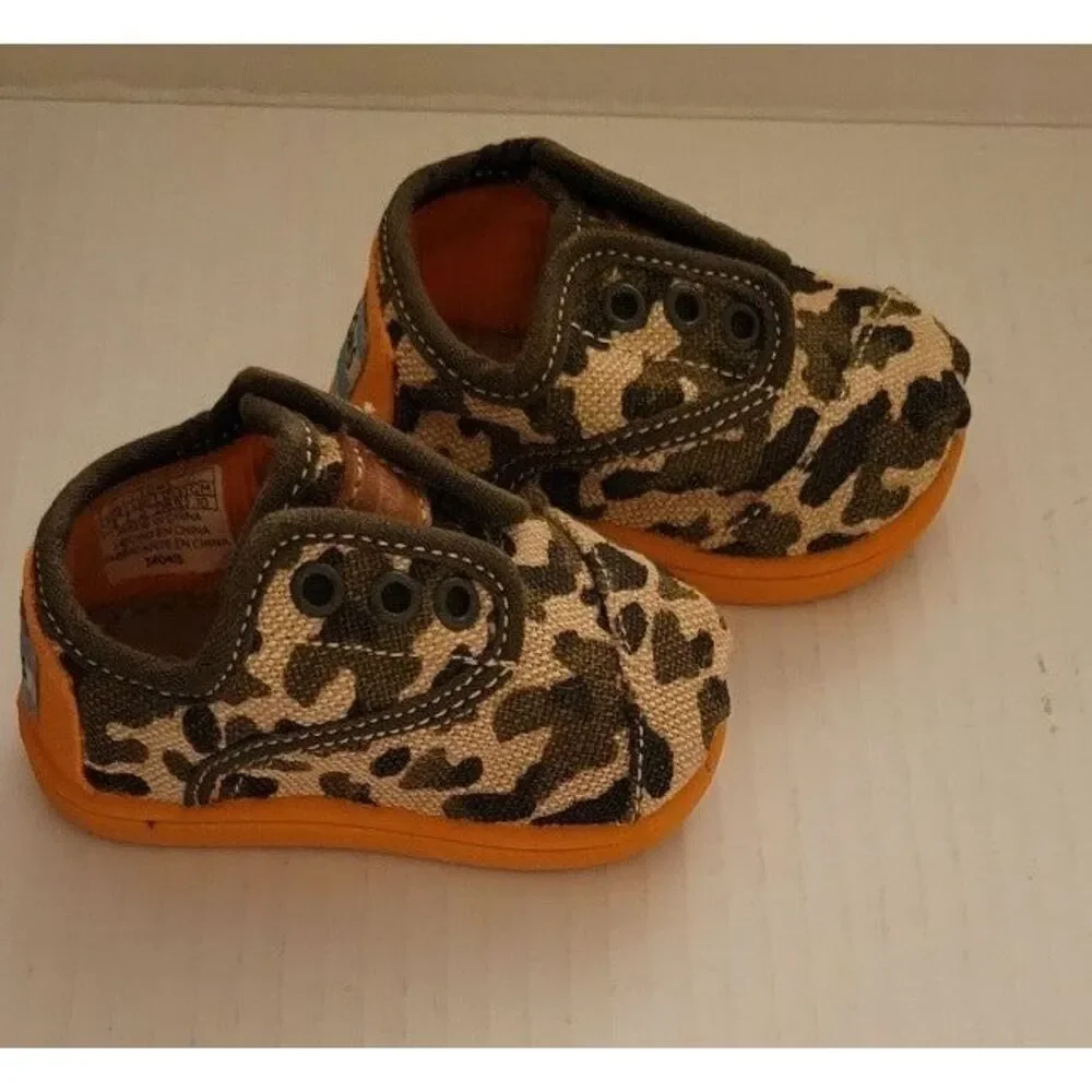 TOMS camouflage baby slip‎ on shoesT3